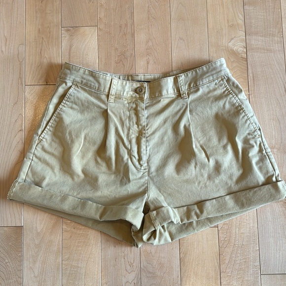 COPY - J Crew Capeside shorts - Picture 4 of 10